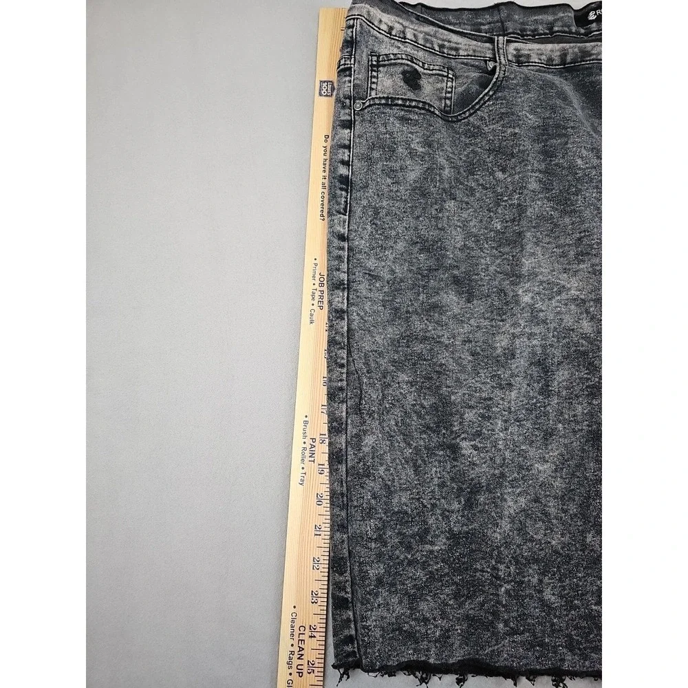 Rocawear Jean Shorts Men's 48 Distressed Black Cut Off Baggy Denim Y2K Grunge